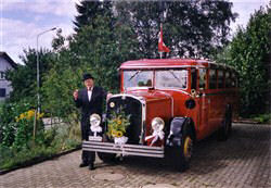 2003: Werner Utz neben dem Magirus-Maybach Car kurz vor der Abfahrt
